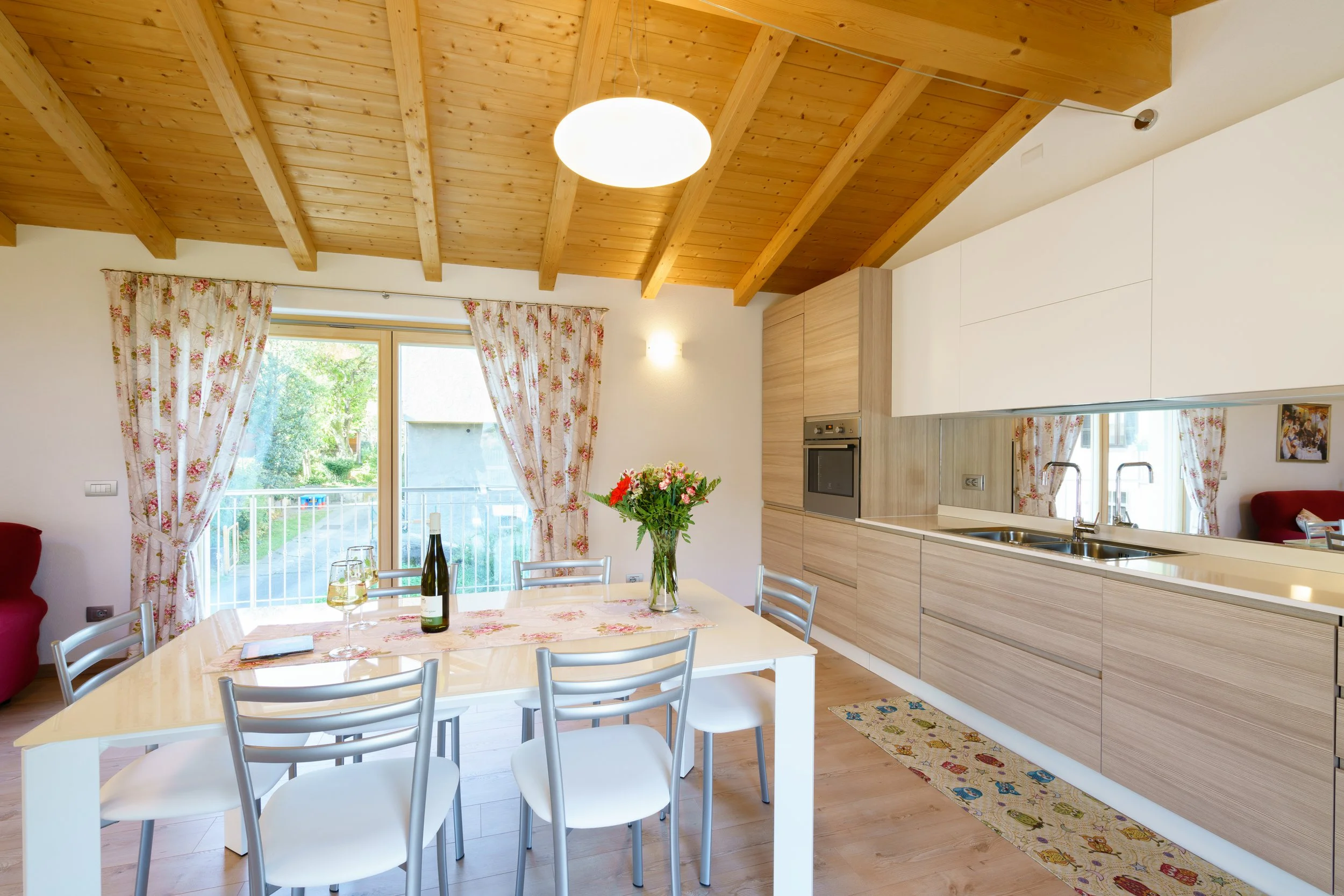 Kitchen worktop with induction cooktop
